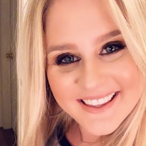 Meet your Posher, Coralee